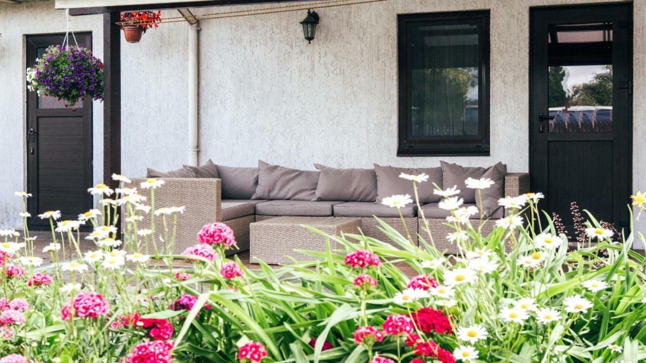 Flower Apartment Ventspils Luaran gambar