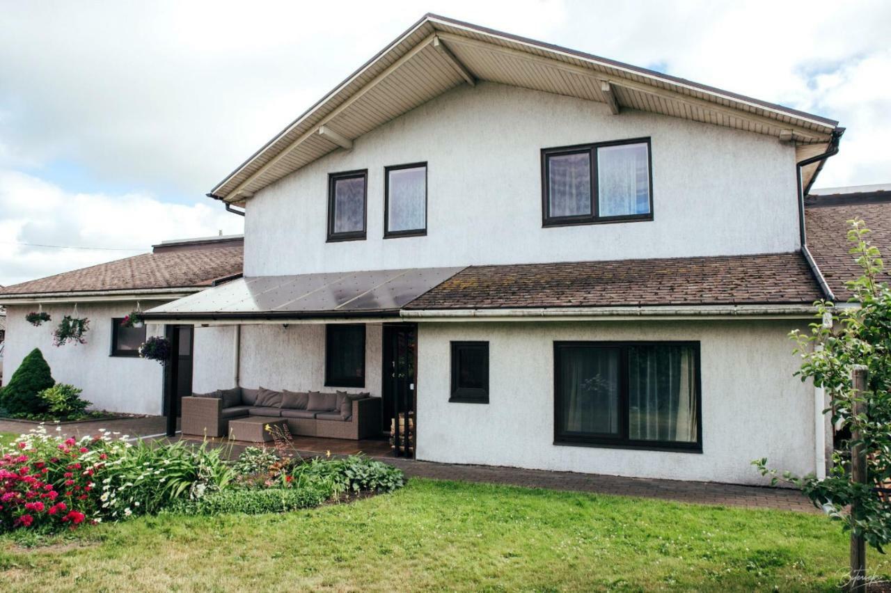 Flower Apartment Ventspils Luaran gambar