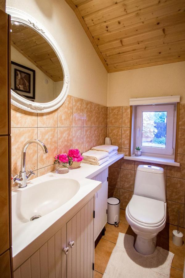 Flower Apartment Ventspils Luaran gambar
